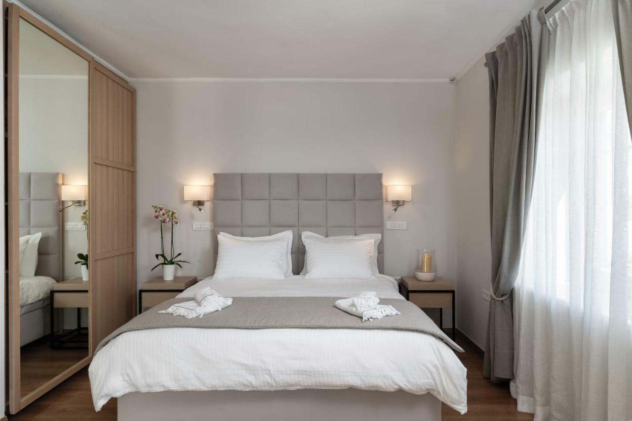 Porto Vecchio Luxury Suites Spetses Town Exterior photo
