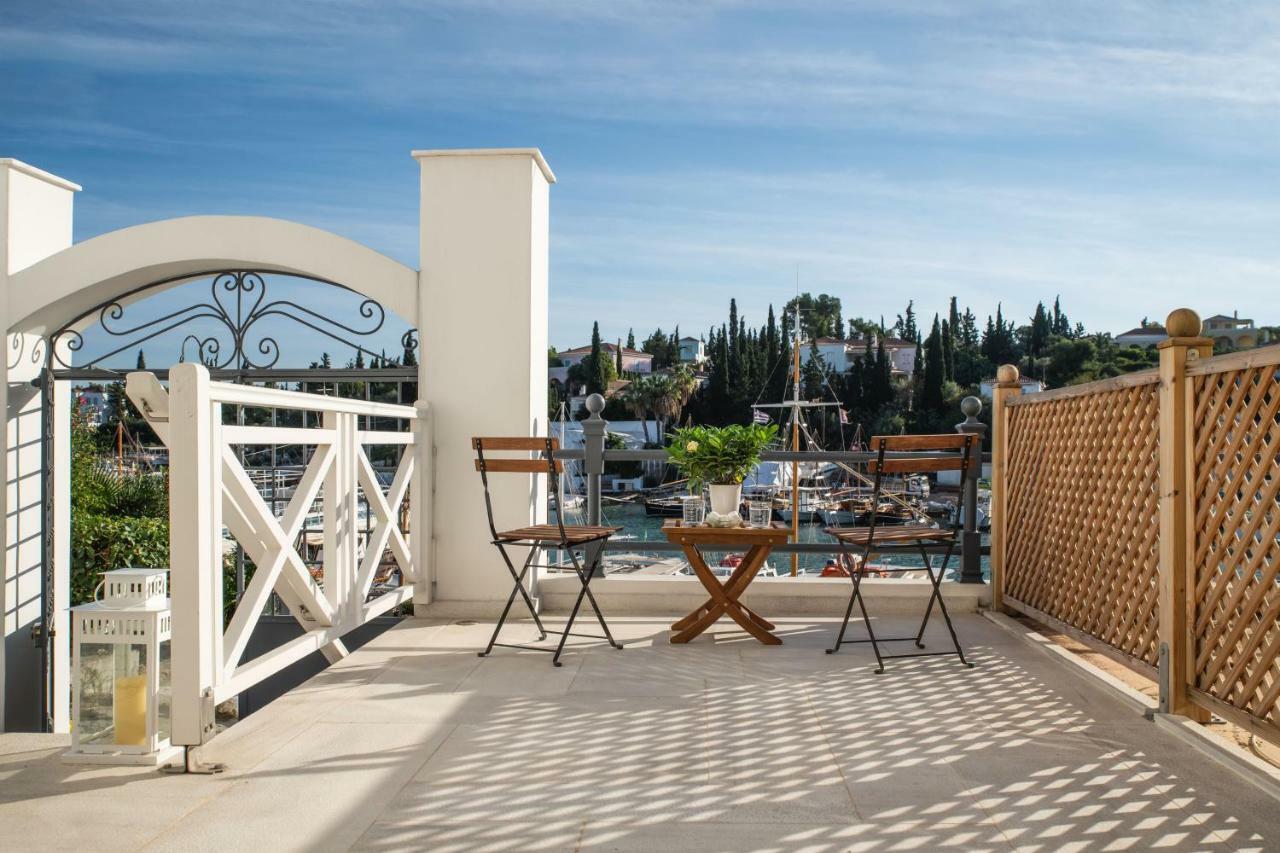 Porto Vecchio Luxury Suites Spetses Town Exterior photo
