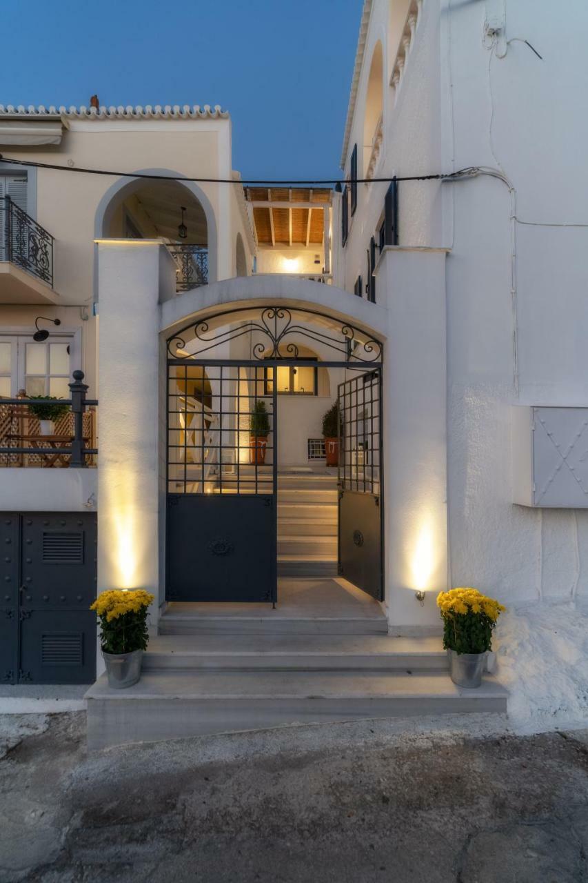 Porto Vecchio Luxury Suites Spetses Town Exterior photo